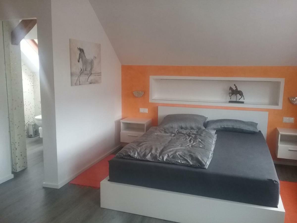 Gaestezimmer Heßdorf Exterior foto